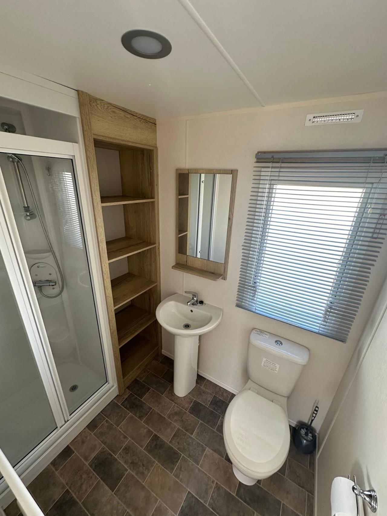 Kingfisher 1004 Keyshare Lets 8 Berth Apartment *