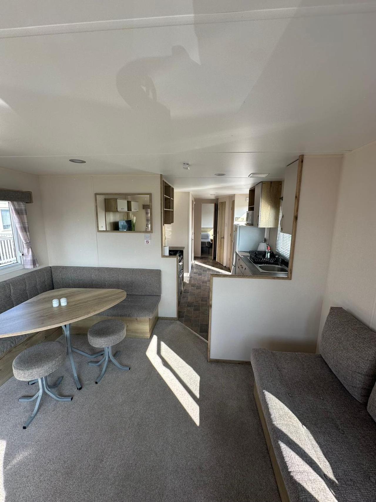 Kingfisher 1004 Keyshare Lets 8 Berth Apartment