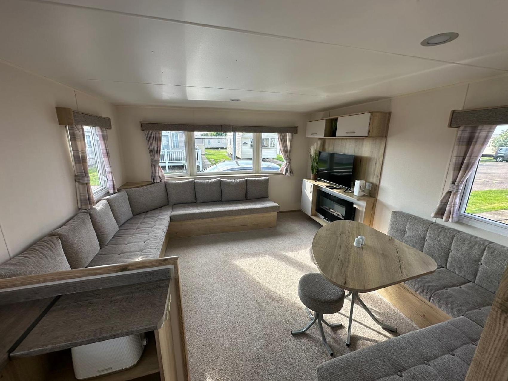 Kingfisher 1004 Keyshare Lets 8 Berth Apartment *